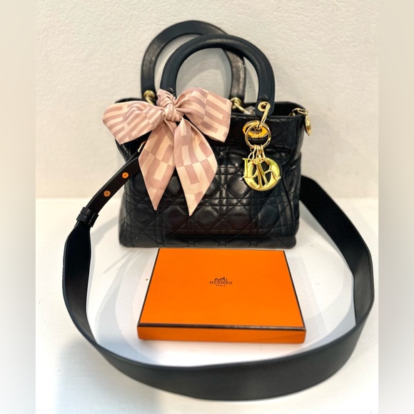 ❤️SOLD❤️ Auth HERMES Pink “H” Monogram Pink Twilly Silk Ribbon 34” x 2” - Picture 14 of 16